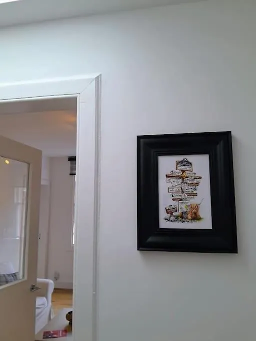 Cosy 2 Bed Edinburgh Apartment 0*,